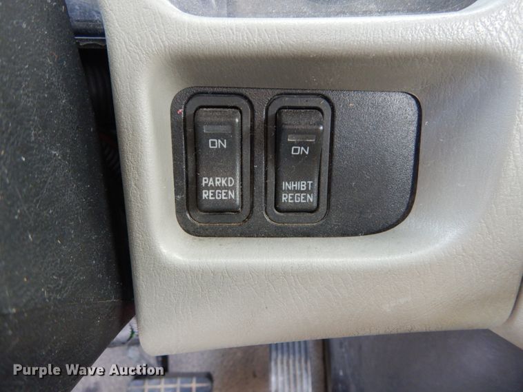 image for item DH5081 2010 International 4300 bucket truck