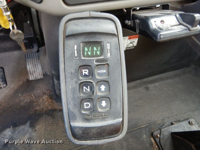 image for item DH5081 2010 International 4300 bucket truck