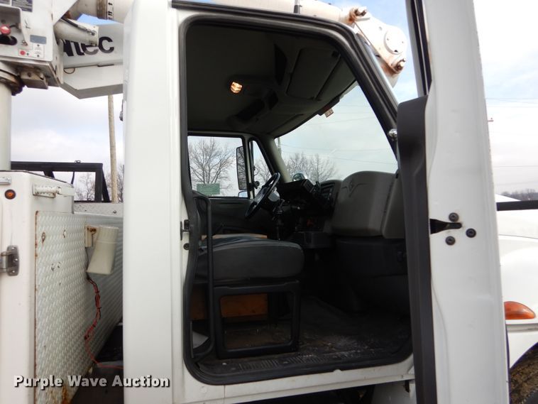 image for item DH5081 2010 International 4300 bucket truck