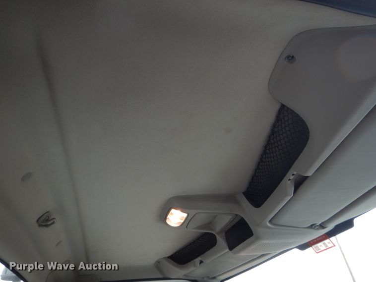 image for item DH5081 2010 International 4300 bucket truck