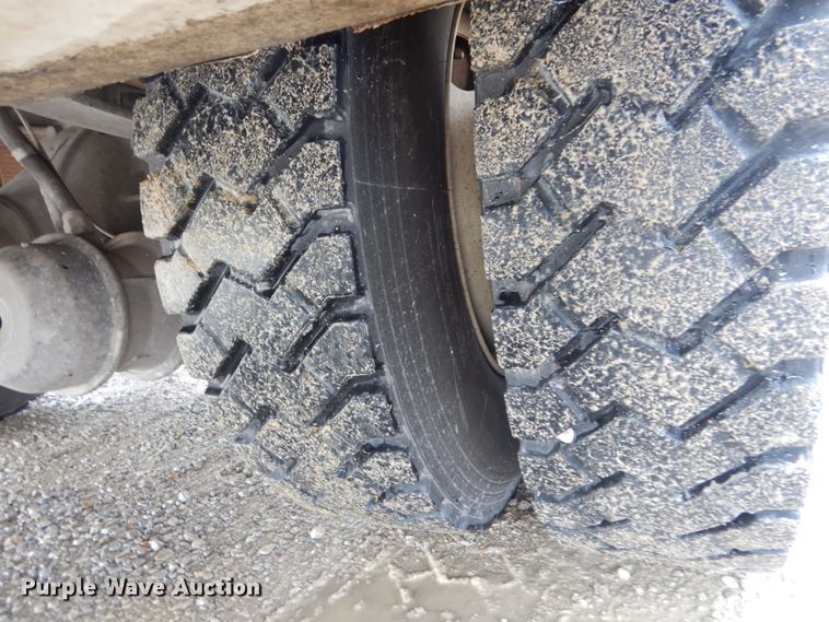 image for item DH5081 2010 International 4300 bucket truck