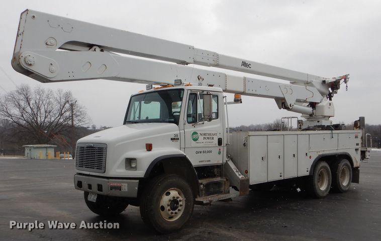 image for item DH6324 2002 Freightliner FL80 bucket truck