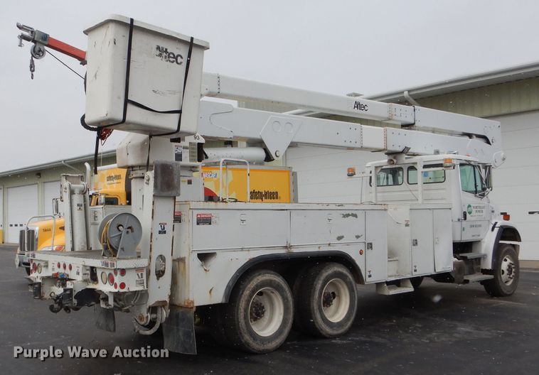 image for item DH6324 2002 Freightliner FL80 bucket truck