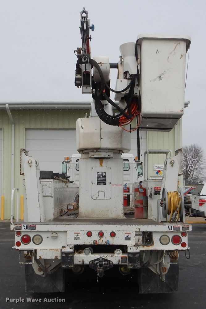 image for item DH6324 2002 Freightliner FL80 bucket truck