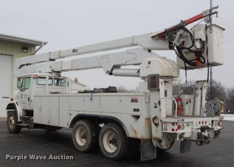 image for item DH6324 2002 Freightliner FL80 bucket truck