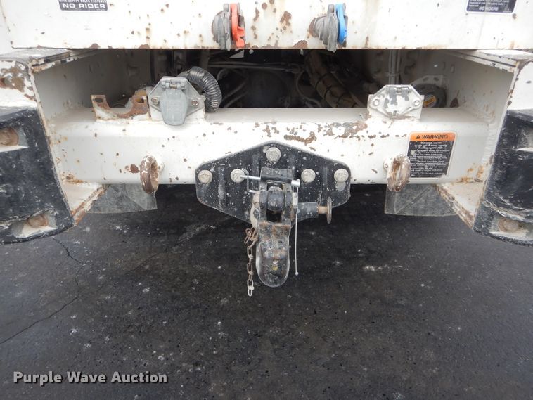 image for item DH6324 2002 Freightliner FL80 bucket truck