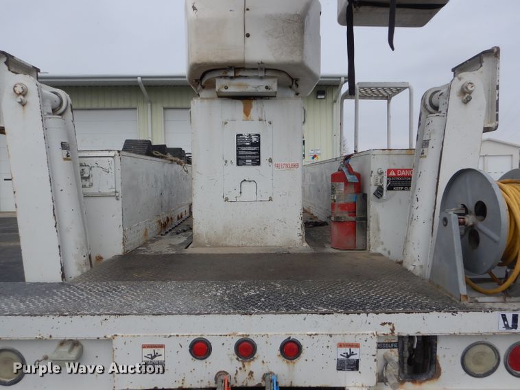 image for item DH6324 2002 Freightliner FL80 bucket truck