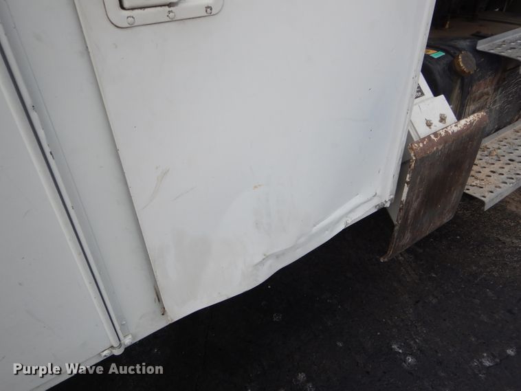 image for item DH6324 2002 Freightliner FL80 bucket truck