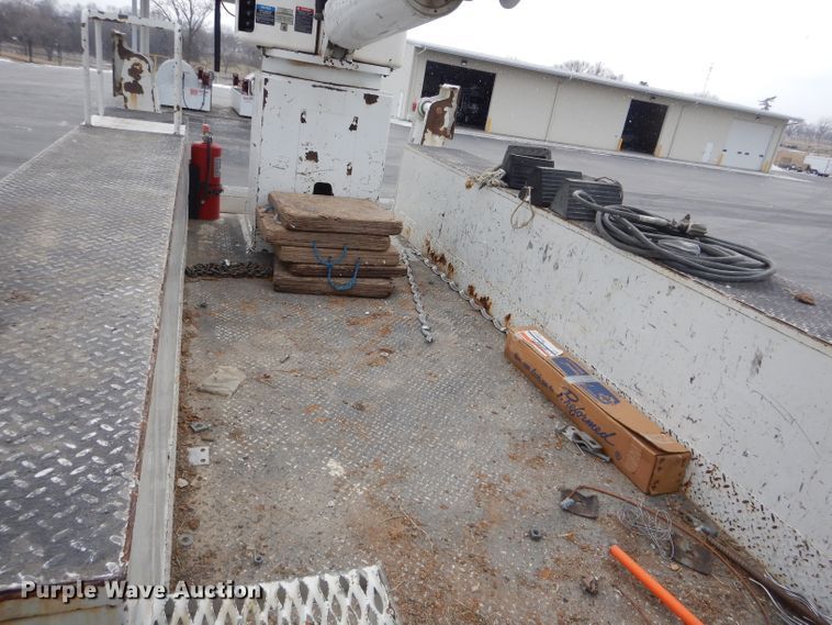 image for item DH6324 2002 Freightliner FL80 bucket truck