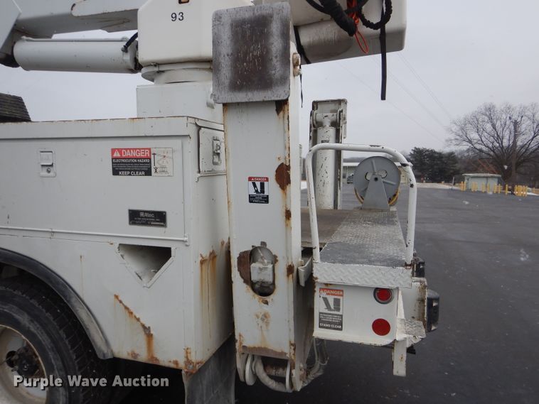 image for item DH6324 2002 Freightliner FL80 bucket truck