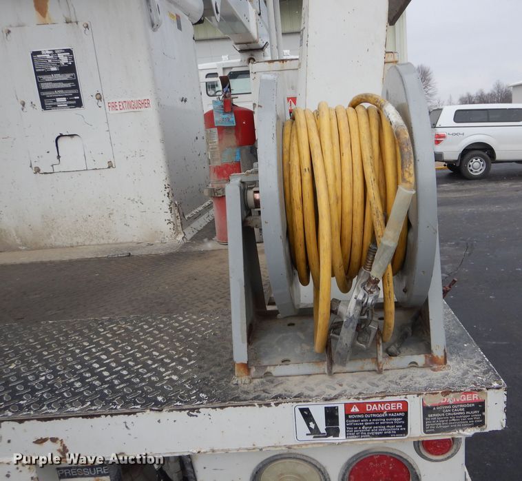 image for item DH6324 2002 Freightliner FL80 bucket truck