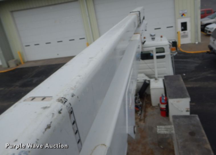 image for item DH6324 2002 Freightliner FL80 bucket truck