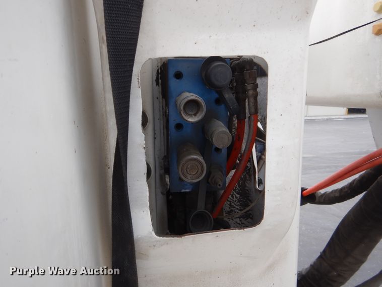 image for item DH6324 2002 Freightliner FL80 bucket truck