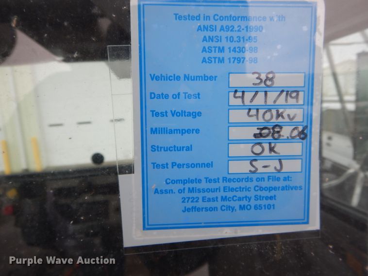 image for item DH6324 2002 Freightliner FL80 bucket truck