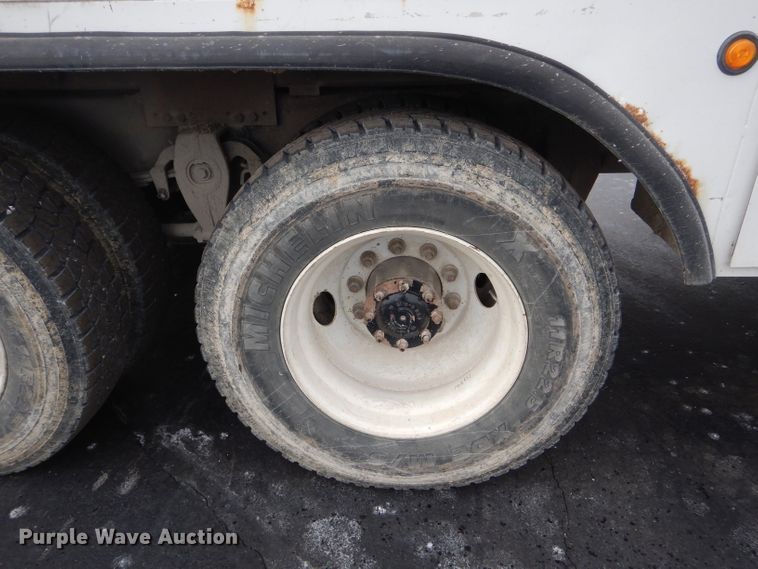 image for item DH6324 2002 Freightliner FL80 bucket truck