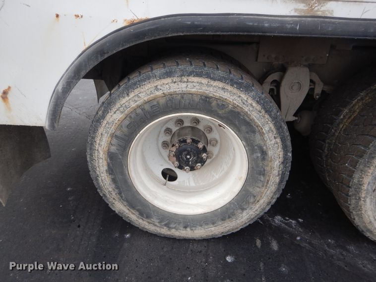 image for item DH6324 2002 Freightliner FL80 bucket truck