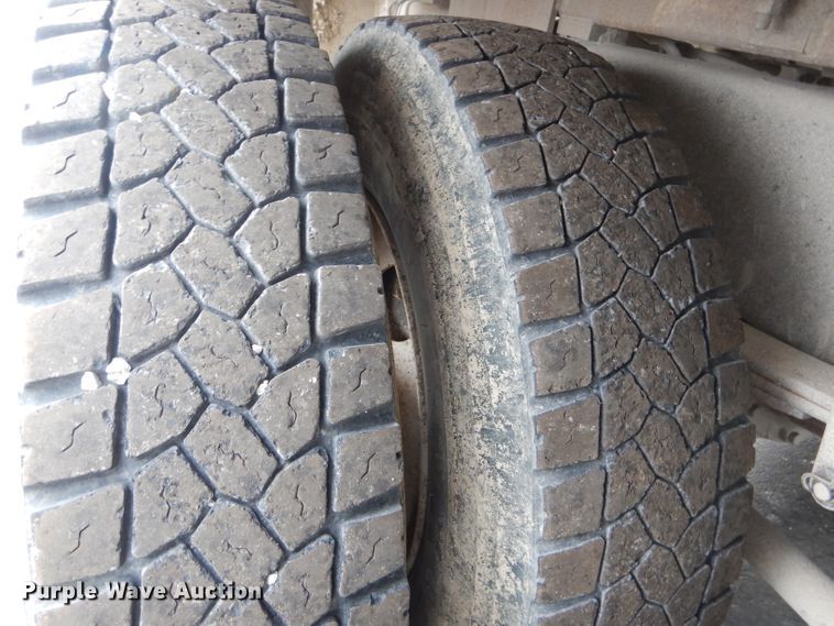 image for item DH6324 2002 Freightliner FL80 bucket truck