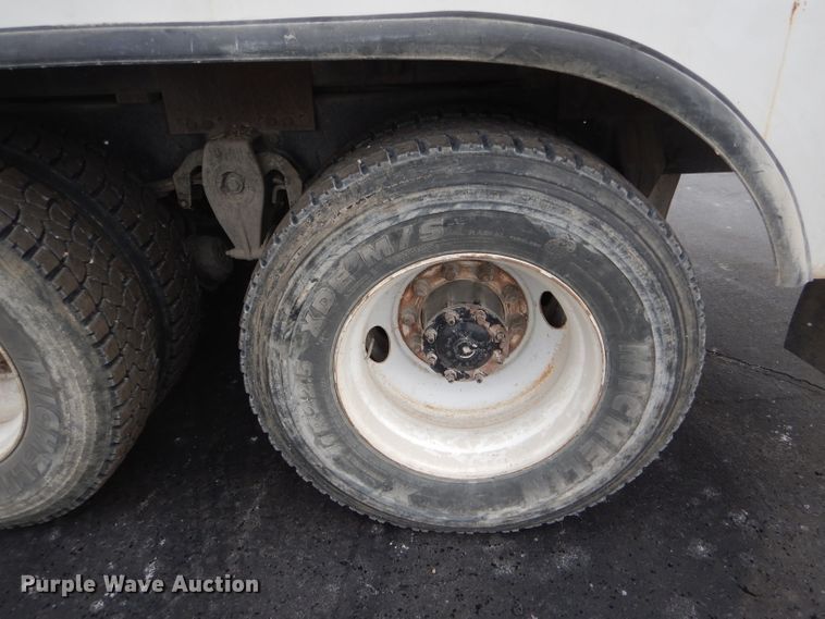 image for item DH6324 2002 Freightliner FL80 bucket truck