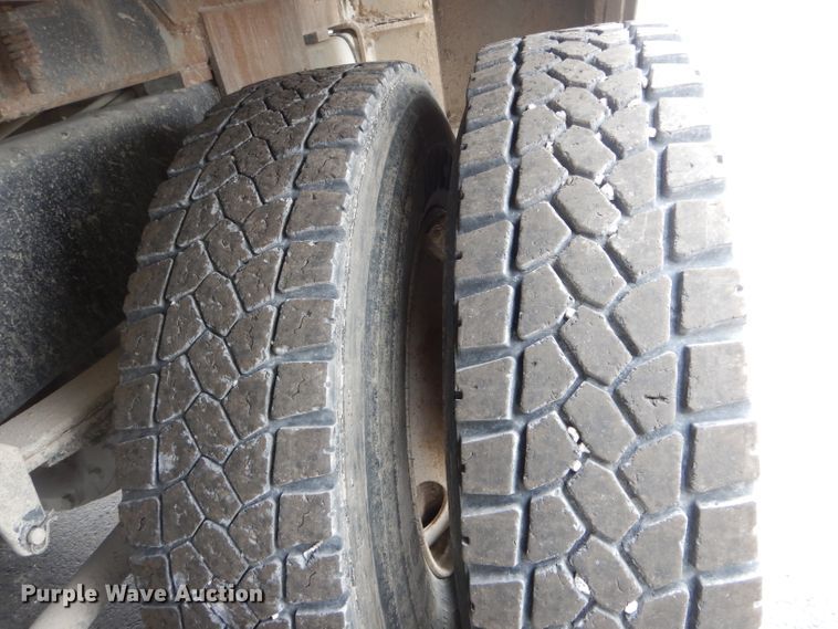 image for item DH6324 2002 Freightliner FL80 bucket truck