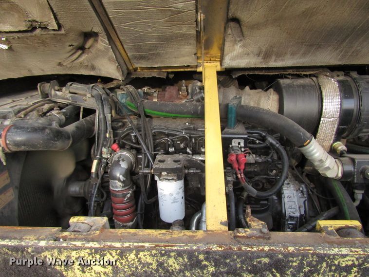 image for item DH8338 2010 Dynapac F1000W paver