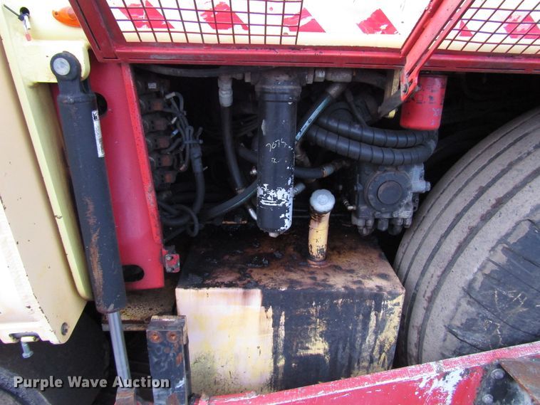 image for item DH8338 2010 Dynapac F1000W paver