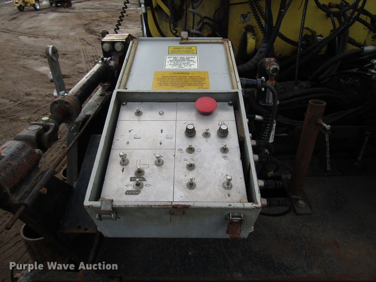 image for item DH8338 2010 Dynapac F1000W paver