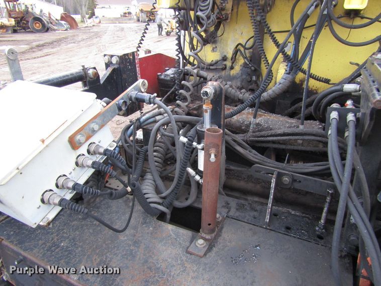 image for item DH8338 2010 Dynapac F1000W paver