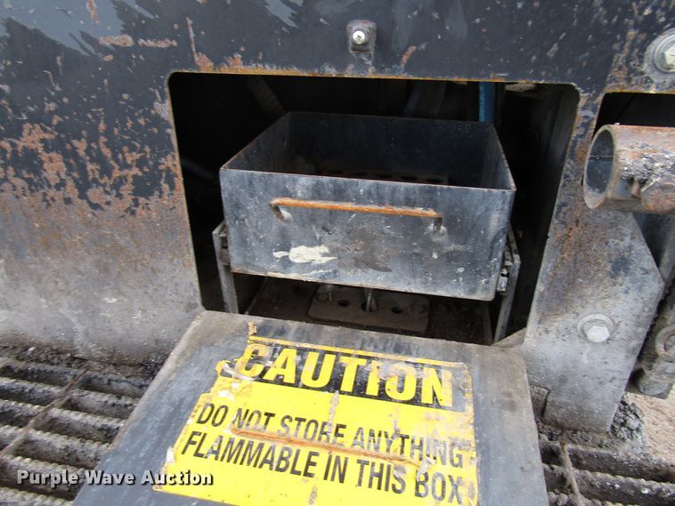 image for item DH8338 2010 Dynapac F1000W paver