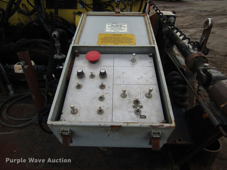 image for item DH8338 2010 Dynapac F1000W paver