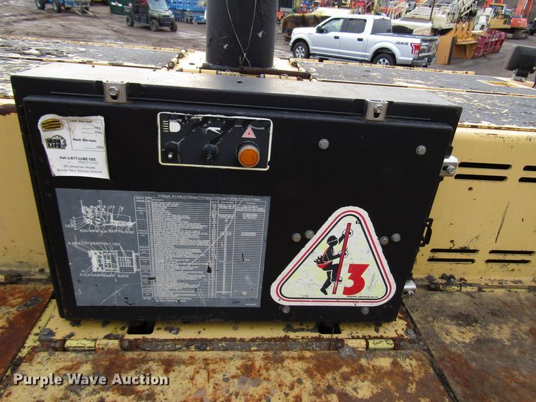 image for item DH8338 2010 Dynapac F1000W paver