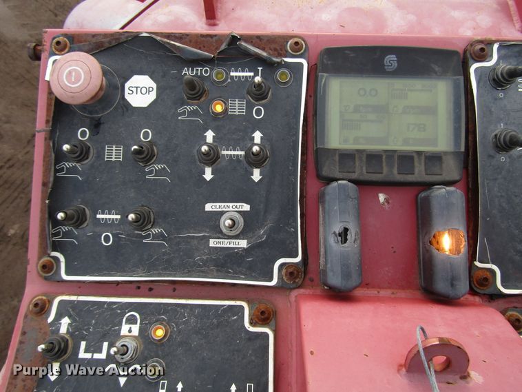 image for item DH8338 2010 Dynapac F1000W paver