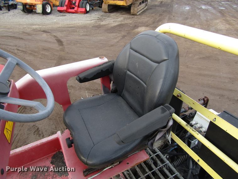 image for item DH8338 2010 Dynapac F1000W paver