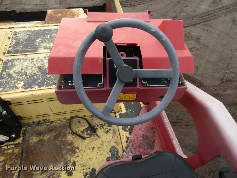 image for item DH8338 2010 Dynapac F1000W paver