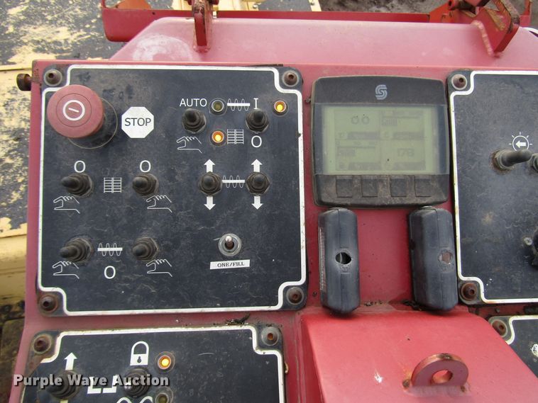 image for item DH8338 2010 Dynapac F1000W paver