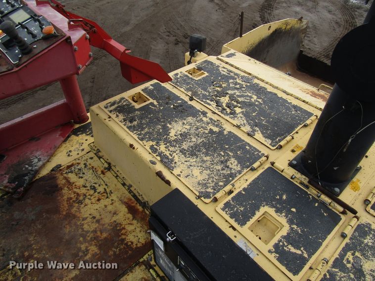 image for item DH8338 2010 Dynapac F1000W paver