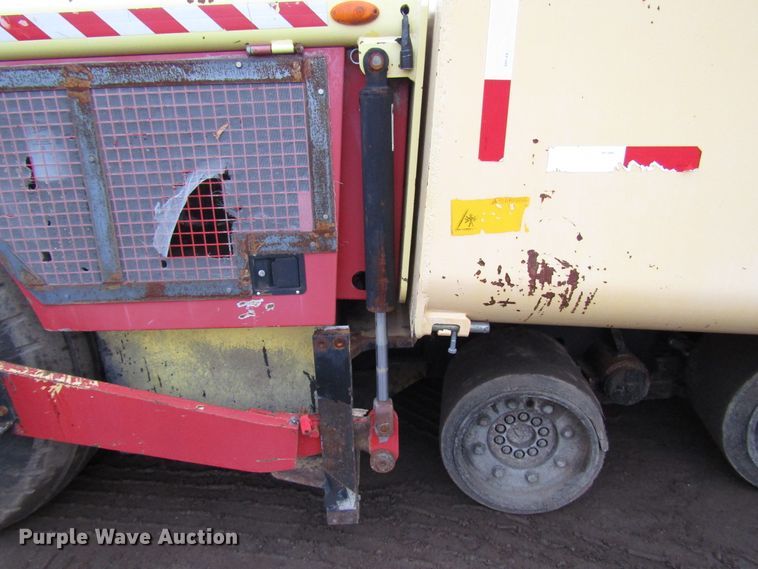 image for item DH8338 2010 Dynapac F1000W paver