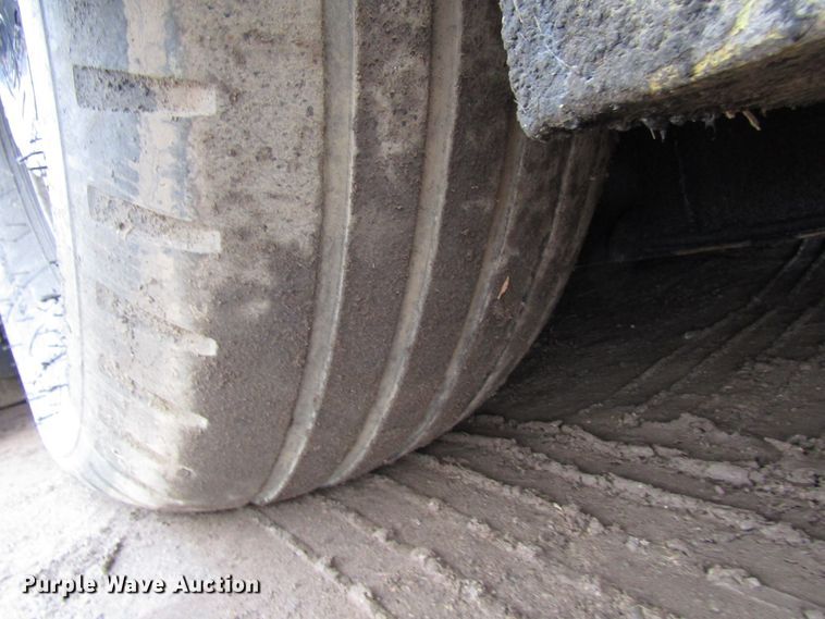 image for item DH8338 2010 Dynapac F1000W paver