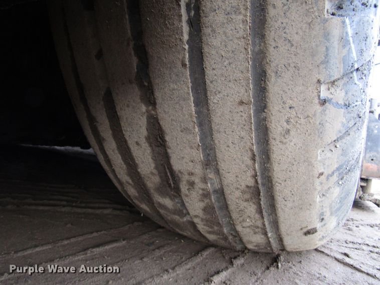 image for item DH8338 2010 Dynapac F1000W paver