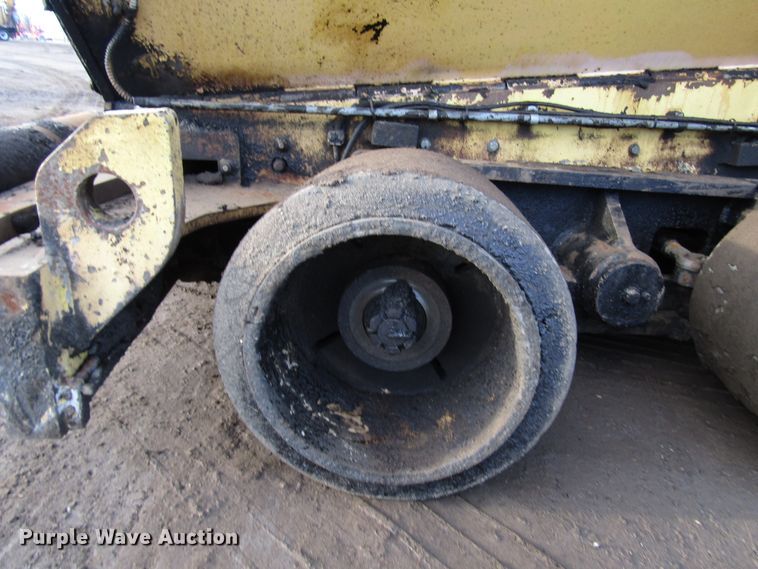 image for item DH8338 2010 Dynapac F1000W paver