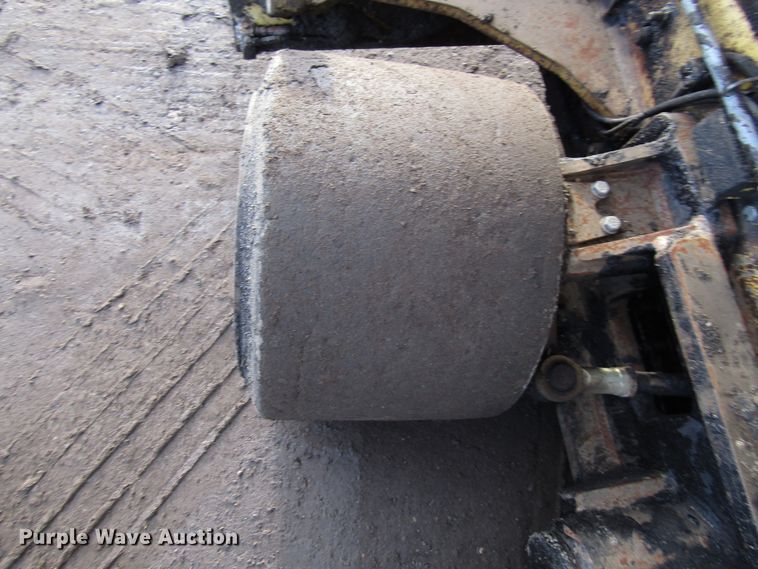 image for item DH8338 2010 Dynapac F1000W paver