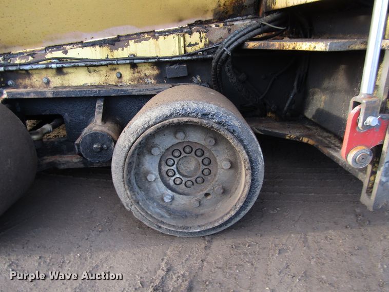 image for item DH8338 2010 Dynapac F1000W paver