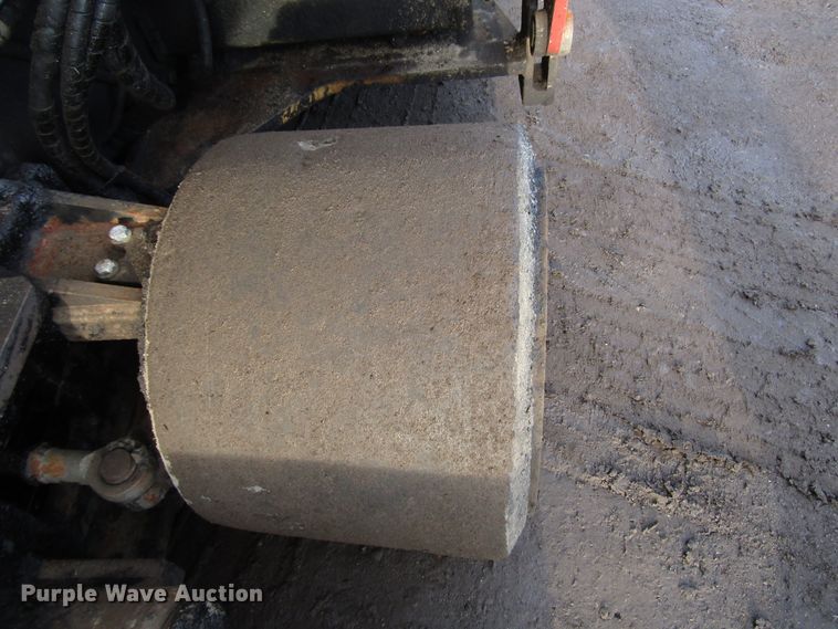 image for item DH8338 2010 Dynapac F1000W paver