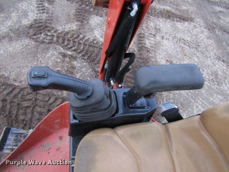 image for item DH8340 2013 Ditch Witch XT855 excavator tool carrier