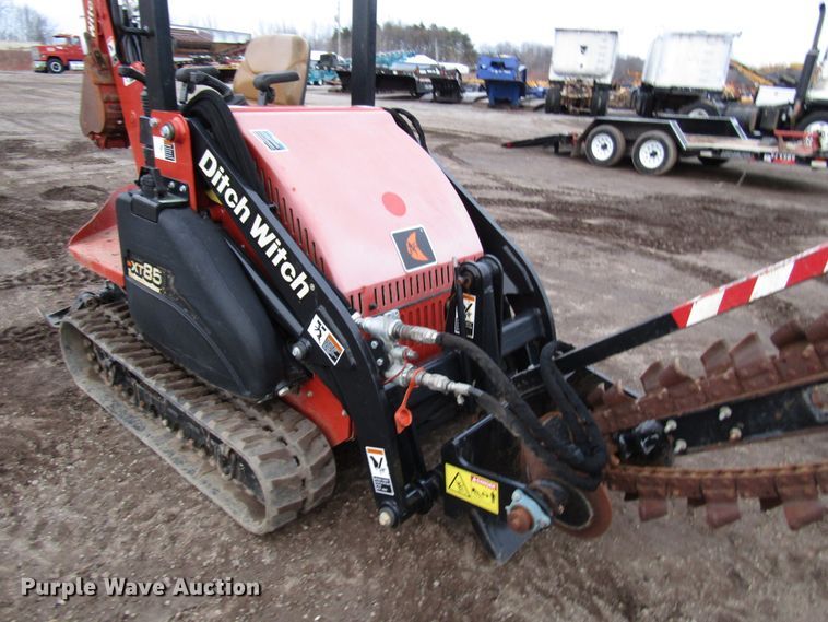 image for item DH8340 2013 Ditch Witch XT855 excavator tool carrier