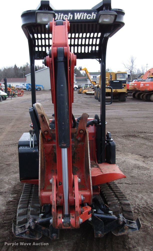image for item DH8340 2013 Ditch Witch XT855 excavator tool carrier