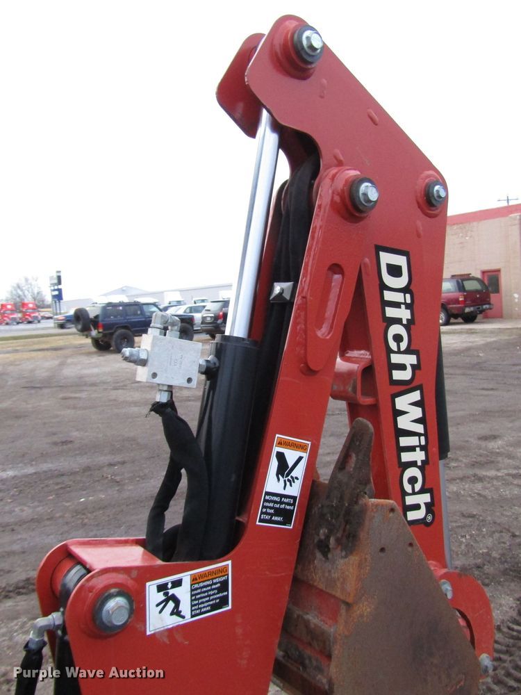 image for item DH8340 2013 Ditch Witch XT855 excavator tool carrier