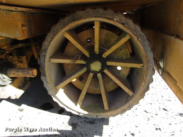 image for item DH8346 Blaw Knox RW38 road widener