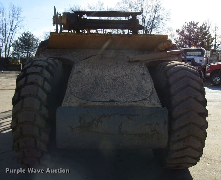 image for item DH8347 1970 Caterpillar 613 elevating scraper