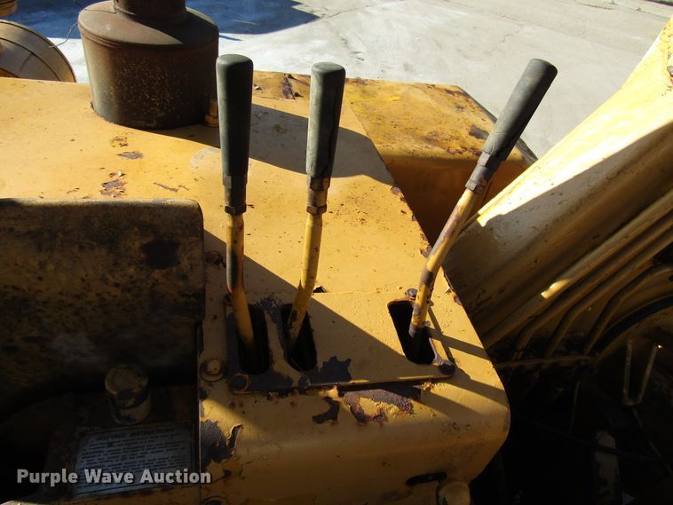 image for item DH8347 1970 Caterpillar 613 elevating scraper