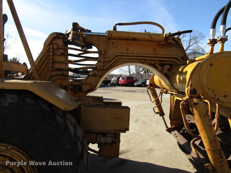 image for item DH8347 1970 Caterpillar 613 elevating scraper